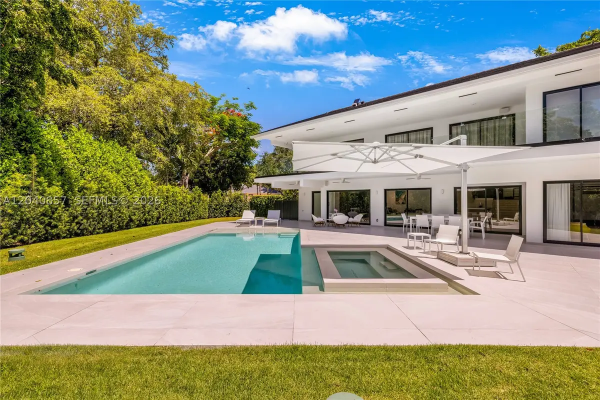 7180 E Lago Dr, Coral Gables, FL 33143 - #1