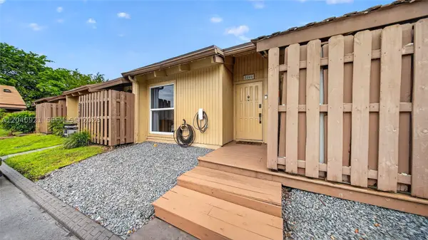 8046 SW 21st Ct, Davie, FL 33324