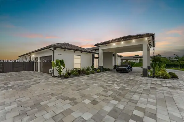 18261 SW 224th St, Miami, FL 33170