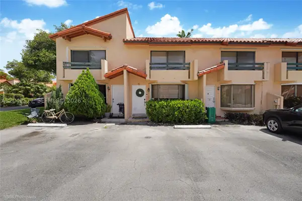 10137 SW 77th Ct, Miami, FL 33156