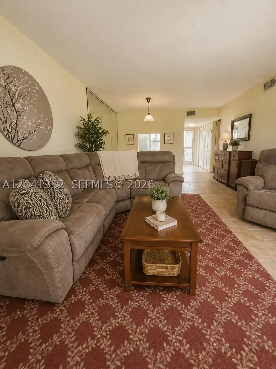 20 Abbey Ln #101, Delray Beach, FL 33446 - #2