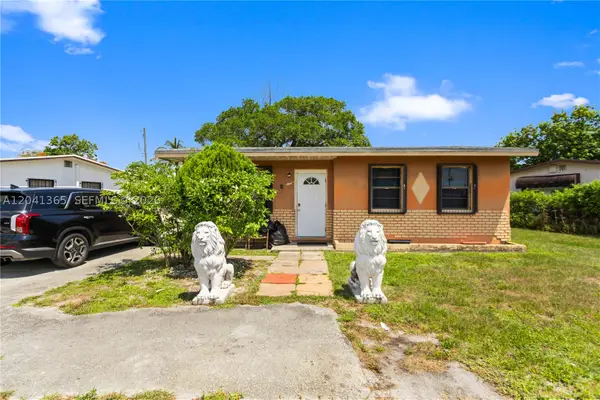 555 Harem Ave, Opa Locka, FL 33054