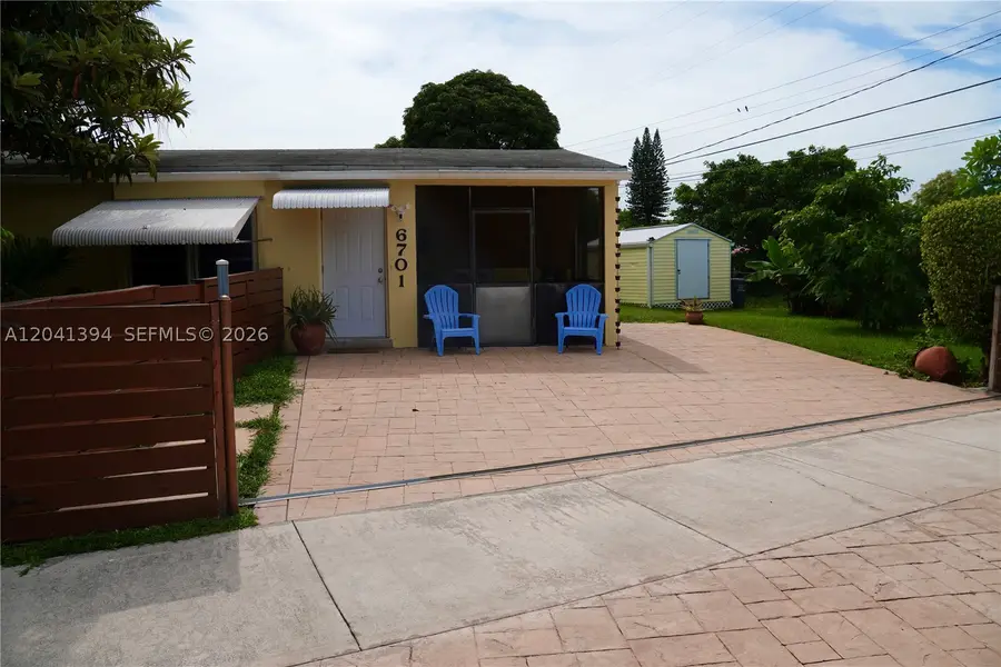 6701 Harding St, Hollywood, FL 33024 - #3