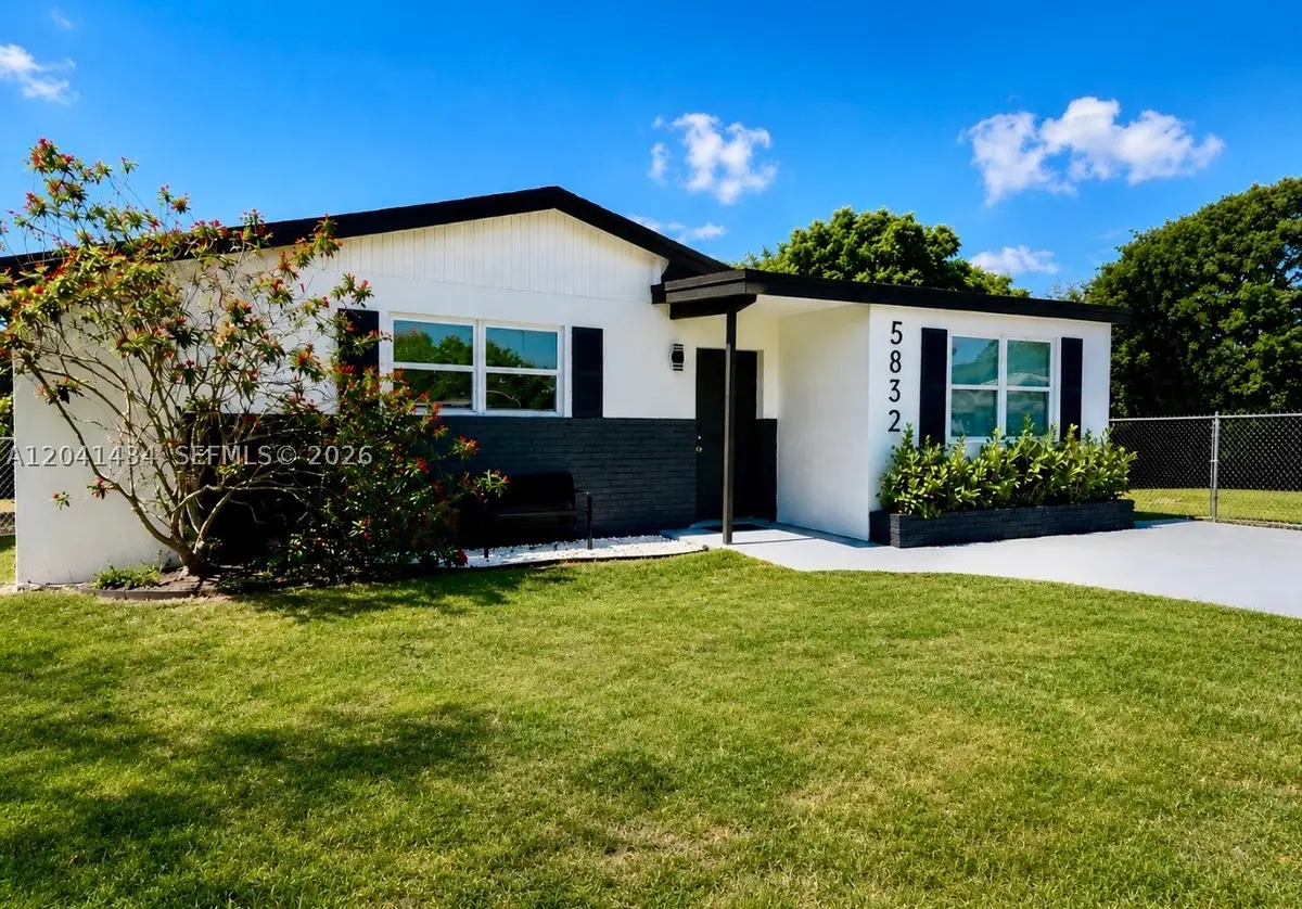 5832 Wiley St, Hollywood, FL 33023 - #1