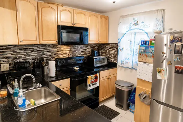 12014 S Greenway Cir S #105, Royal Palm Beach, FL 33411