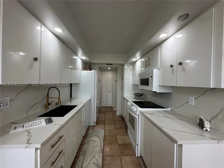 1200 Saint Charles Pl #618, Pembroke Pines, FL 33026 - #2