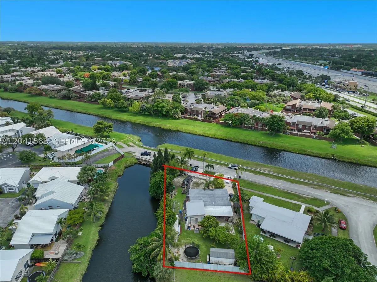 11525 Snapper Creek Dr, Miami, FL 33173 - #1