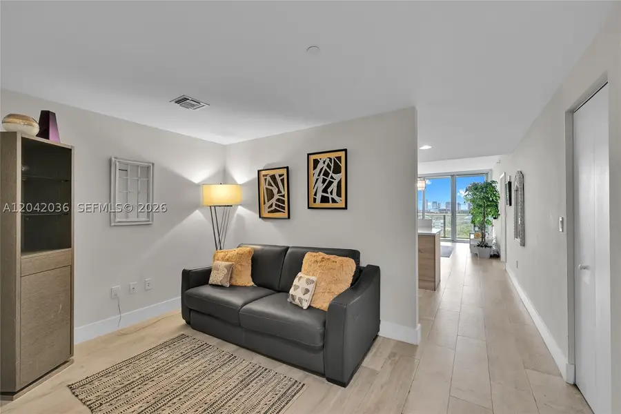 16385 Biscayne Blvd #1020, North Miami Beach, FL 33160 - #2