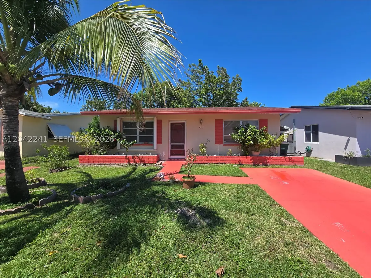 4717 NW 50th St, Tamarac, FL 33319 - #1