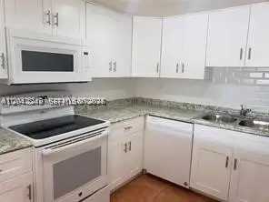 20 NW 87th Ave #A214, Miami, FL 33172 - #2