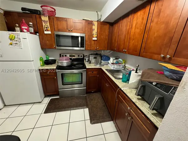 3600 NW 21st St #301, Lauderdale Lakes, FL 33311