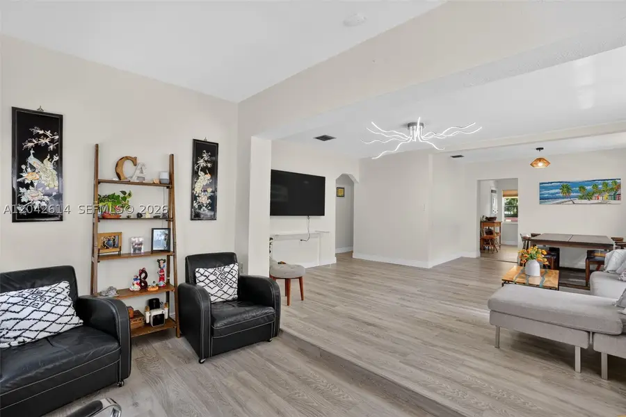 2446 Mckinley St, Hollywood, FL 33020 - #2