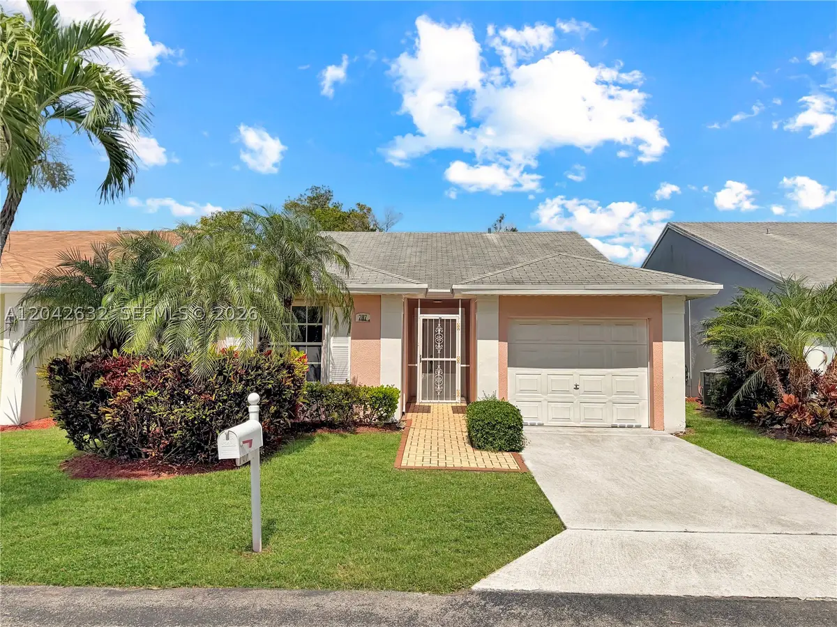 707 SE 22nd Dr, Homestead, FL 33033 - #1