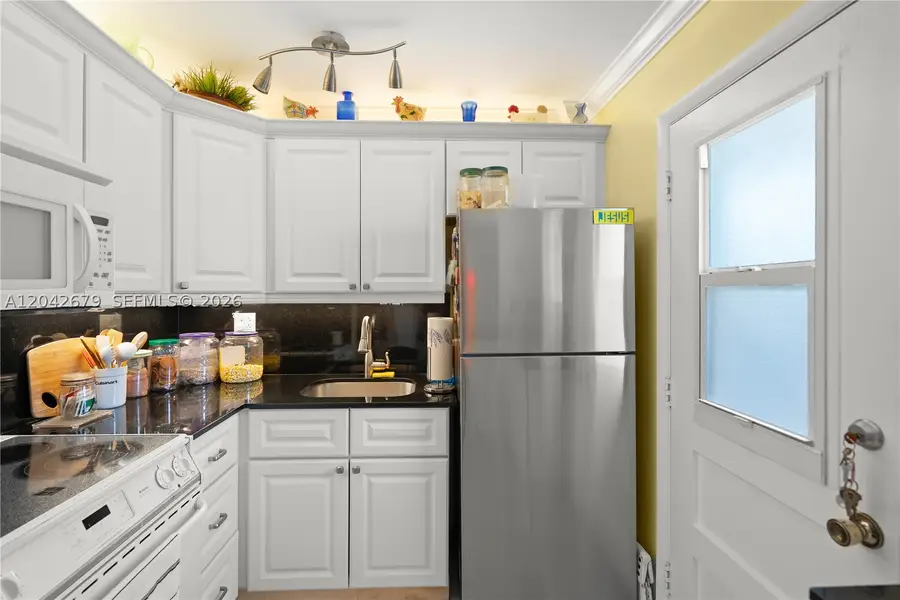 2851 Leonard Dr #J210, Aventura, FL 33160 - #2