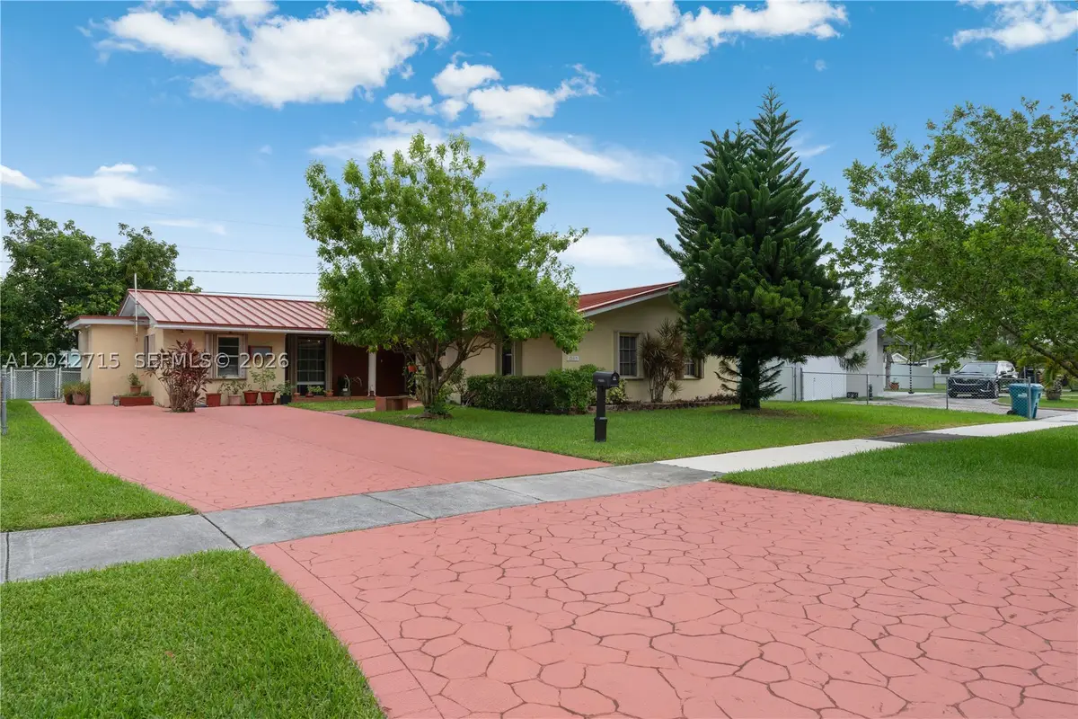 10315 SW 200th St, Cutler Bay, FL 33157 - #1