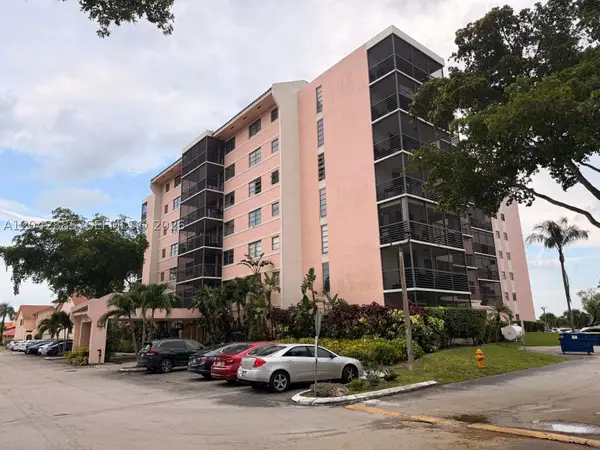 20840 San Simeon Way #308, Miami, FL 33179