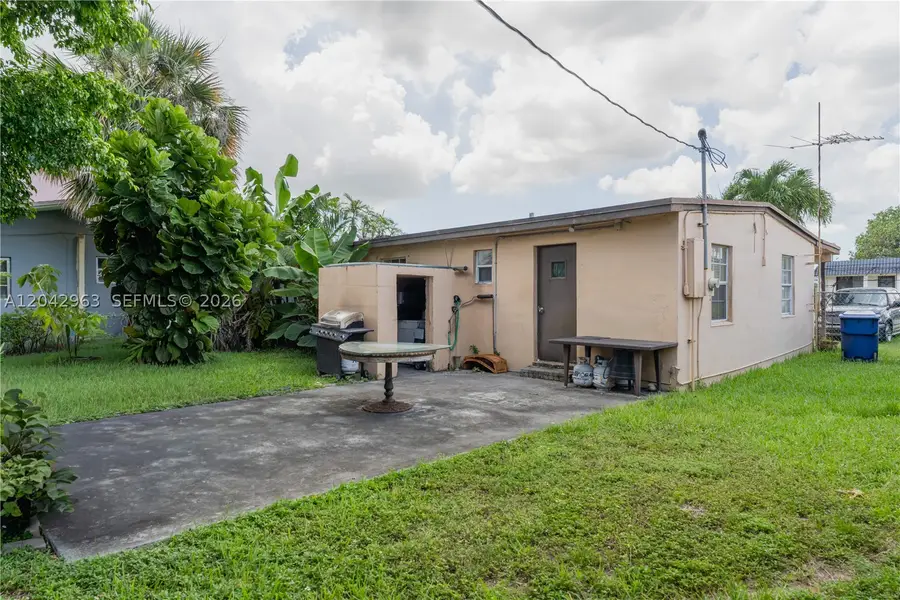 9265 SW 38th St, Miami, FL 33165 - #2