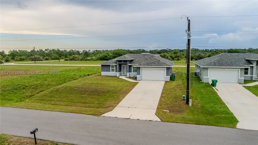 106 Plantation Dr, Labelle, FL 33935 - #2