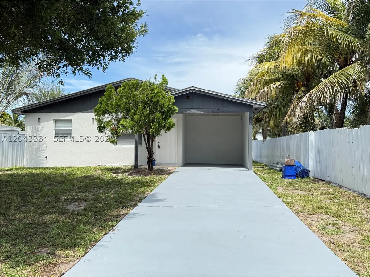 96 Caroline Dr, West Palm Beach, FL 33415 - #1