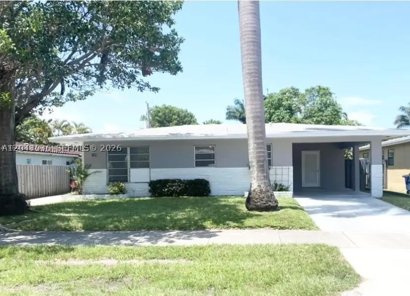 1005 NE 2nd St, Hallandale Beach, FL 33009 - #1