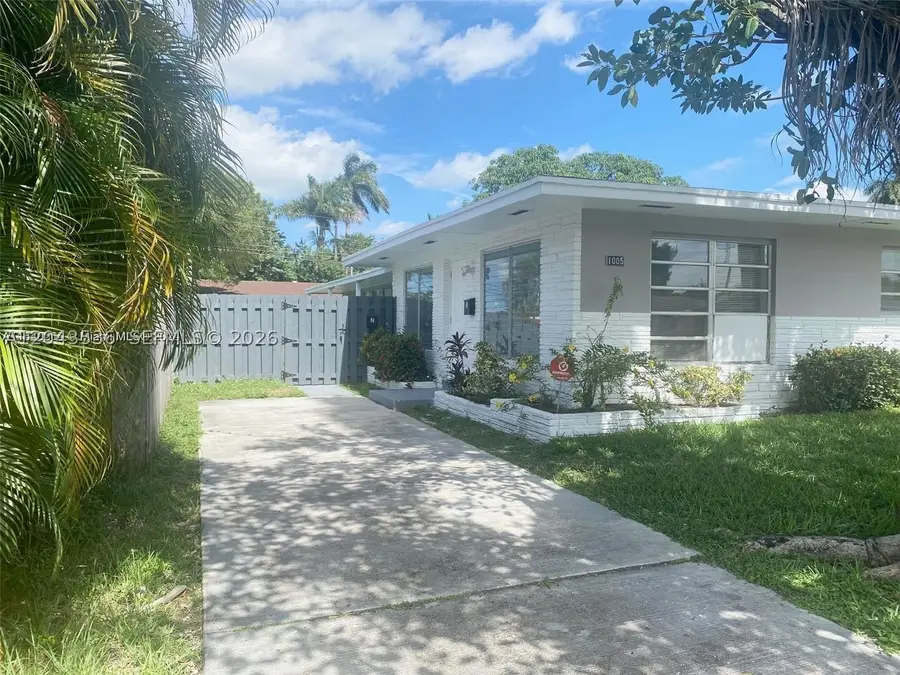 1005 NE 2nd St, Hallandale Beach, FL 33009 - #2