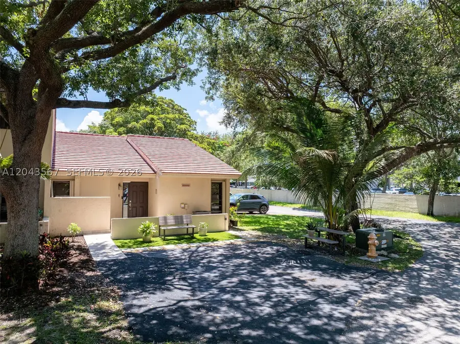 11527 SW 90th St, Miami, FL 33176 - #2