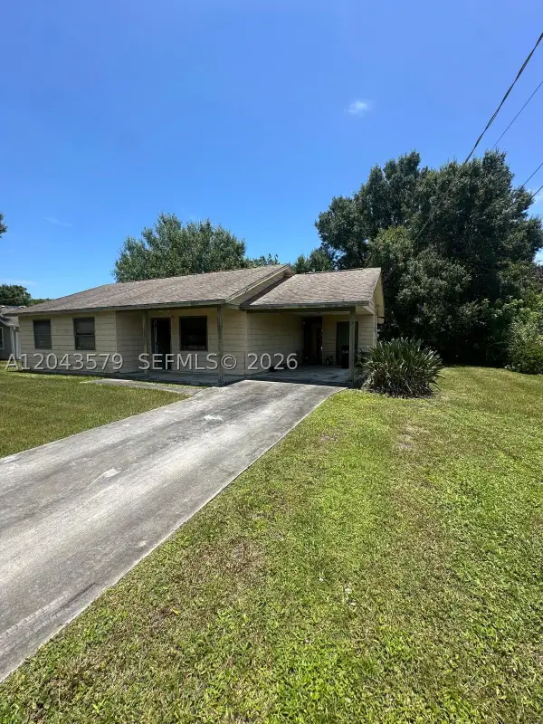 6100 Tangelo Dr, Fort Pierce, FL 34982