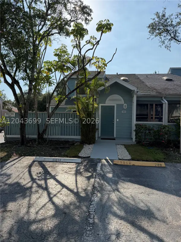 1808 Runners Way #1808, North Lauderdale, FL 33068