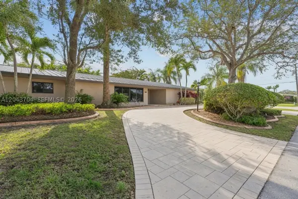 7430 SW 142nd Ter, Palmetto Bay, FL 33158