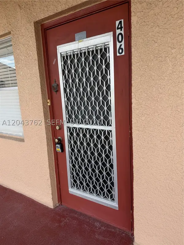 7220 Lake Cir Dr #406, Margate, FL 33063