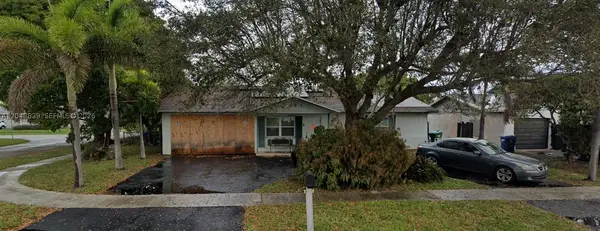 8361 NW 47th St, Lauderhill, FL 33351