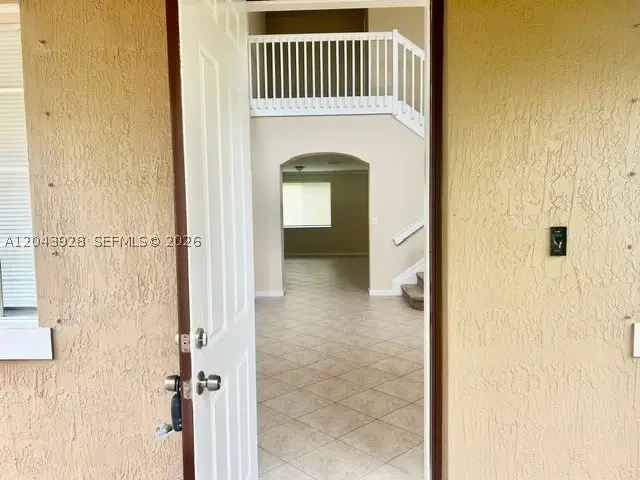 946 NW 206th St, Miami Gardens, FL 33169 - #2