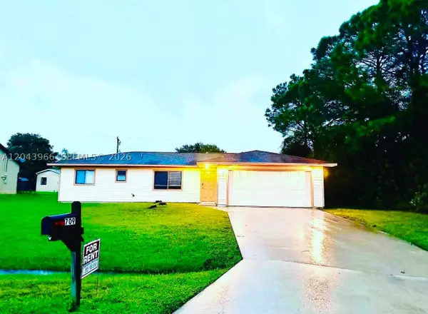 709 NW Cuxhaven St, Palm Bay, FL 32907