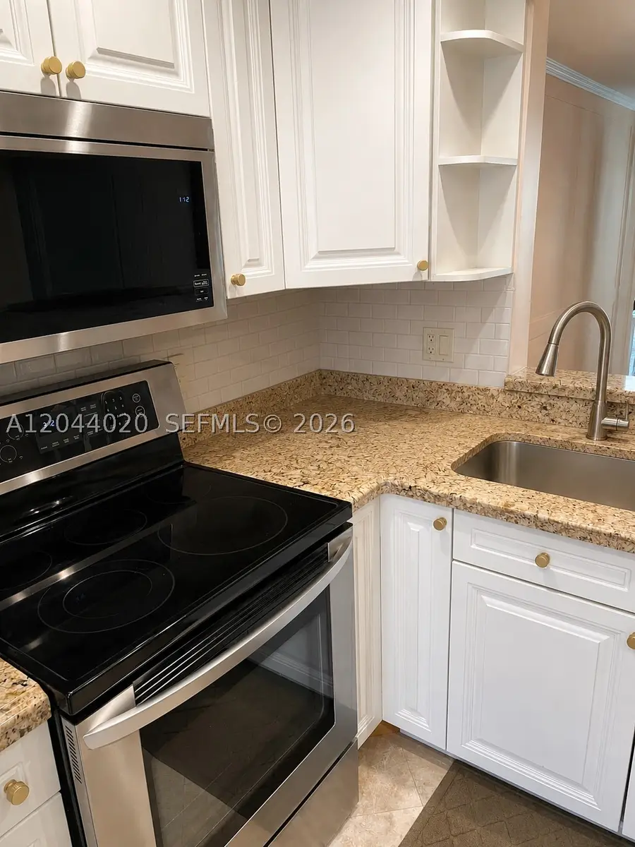 219 NE 14th Ave #306, Hallandale Beach, FL 33009 - #2