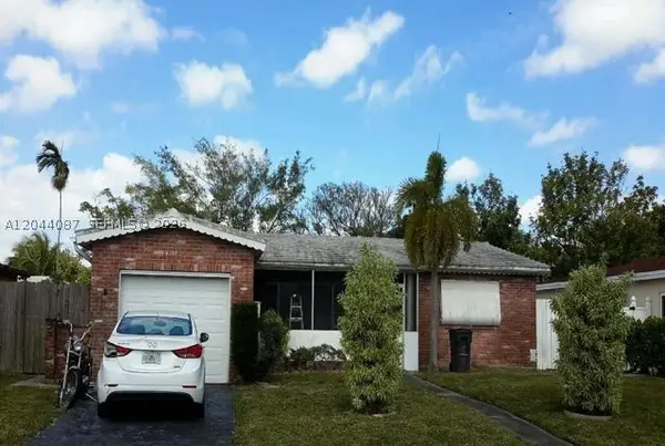4721 NW 41st Pl, Lauderdale Lakes, FL 33319