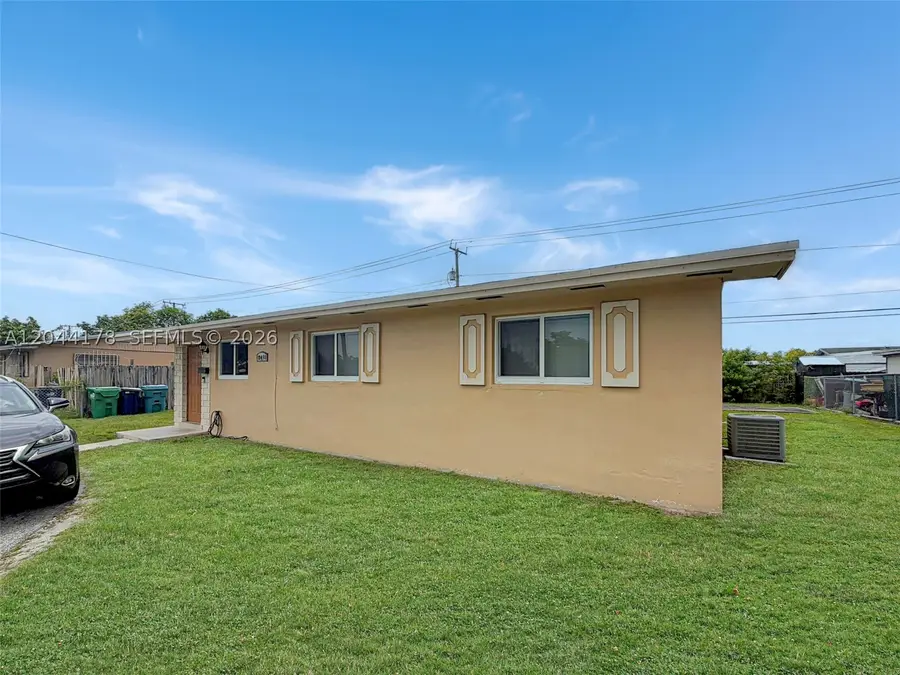 19411 SW 117th Ave, Miami, FL 33177 - #2