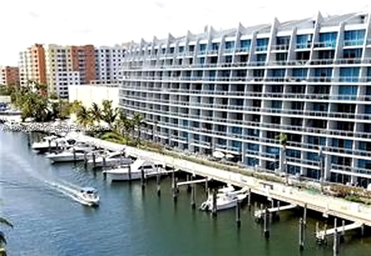 3001 NE 185th St, Aventura, FL 33180 - #1