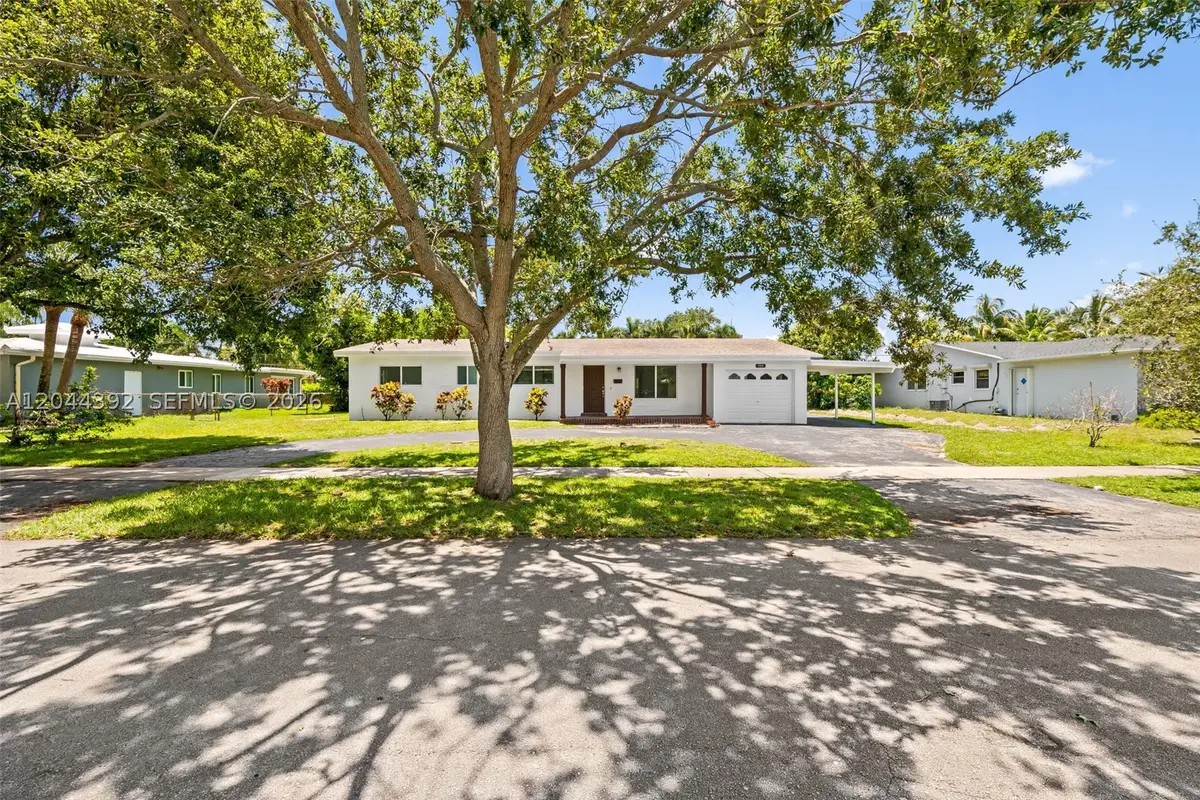 733 N Rainbow Dr, Hollywood, FL 33021 - #1