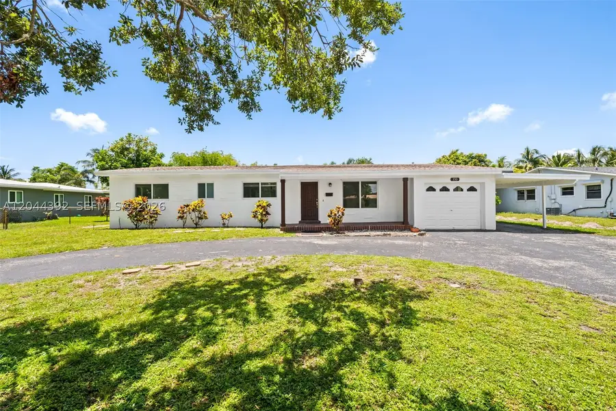733 N Rainbow Dr, Hollywood, FL 33021 - #2