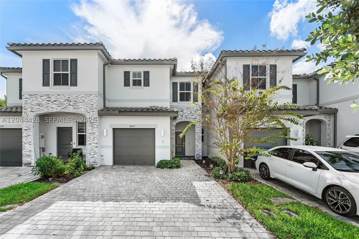 4669 NW 118th Ave, Coral Springs, FL 33076 - #1