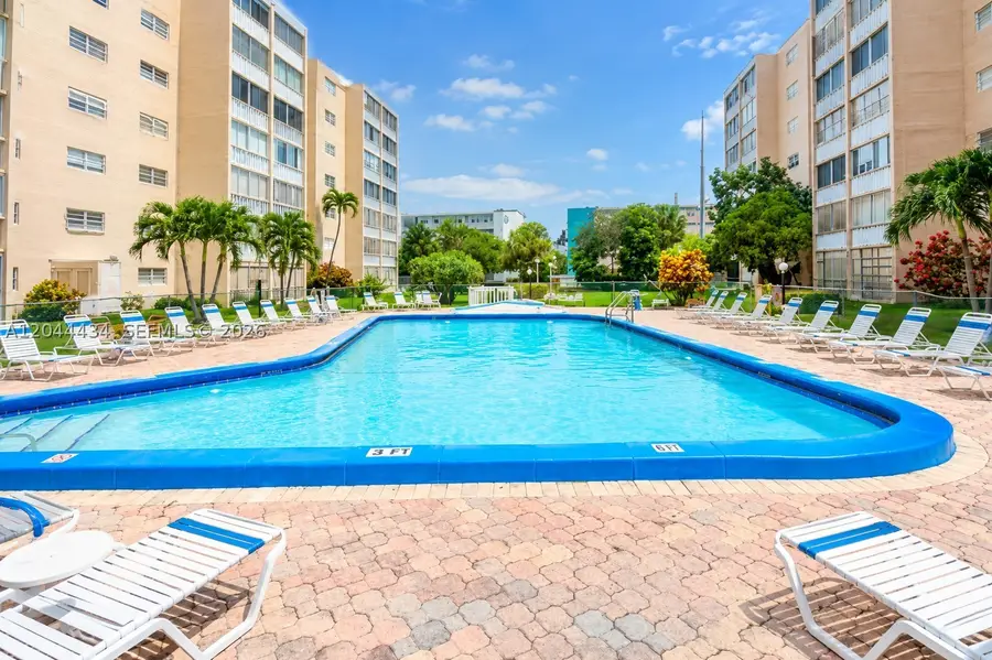300 NE 12th Ave #606, Hallandale Beach, FL 33009 - #2