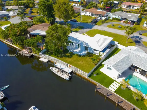 Address Withheld By Seller, Oakland Park, FL 33309