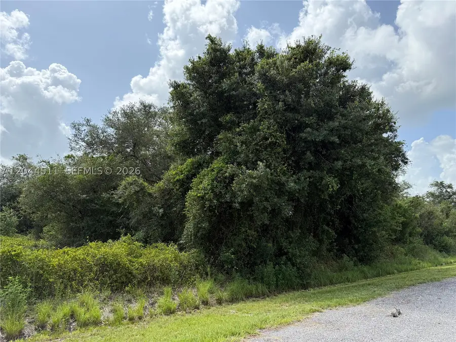 625 N Granja St, Clewiston, FL 33440 - #3