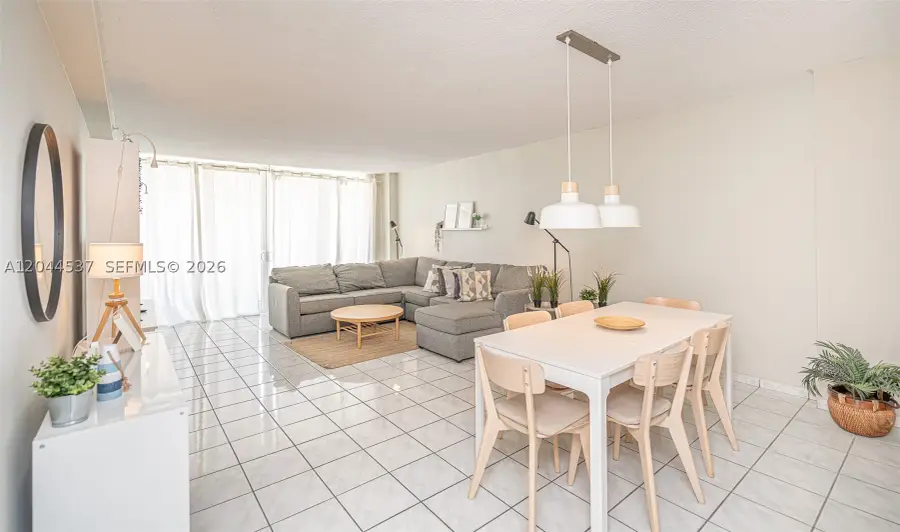 5601 Collins Ave #1517, Miami Beach, FL 33140 - #3