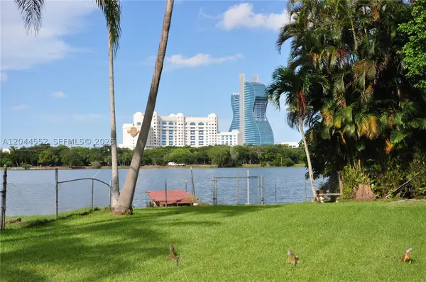 5630 SW 55th Ave, Davie, FL 33314
