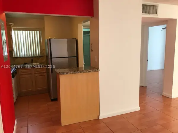 110 Fontainebleau Blvd #101, Miami, FL 33172