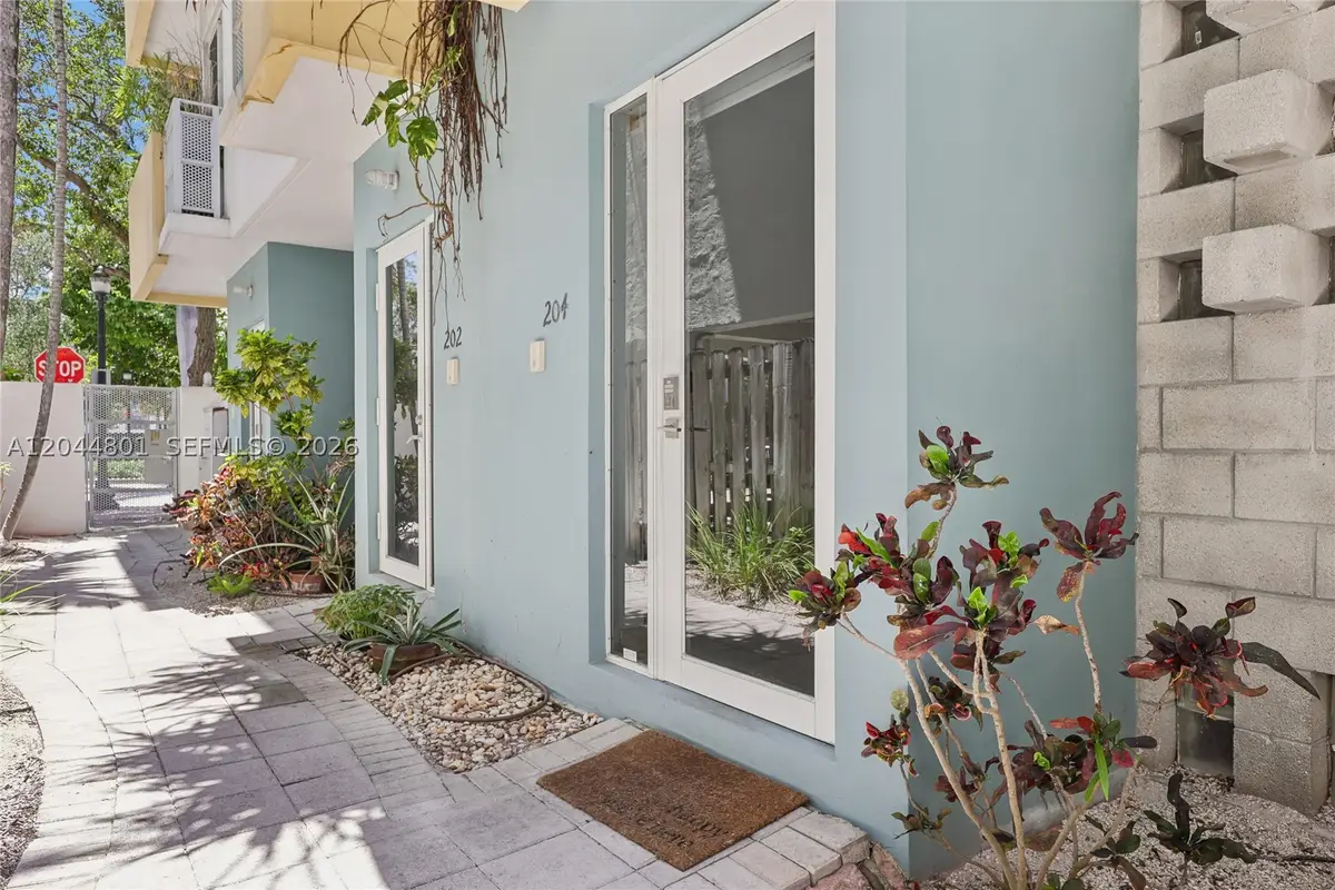 204 Washington Ave #13, Miami Beach, FL 33139 - #1