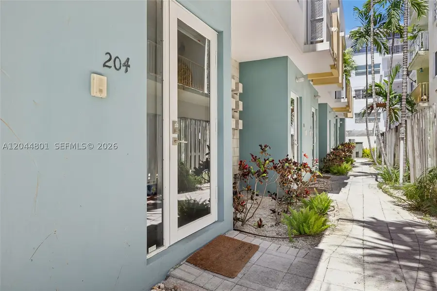 204 Washington Ave #13, Miami Beach, FL 33139 - #2