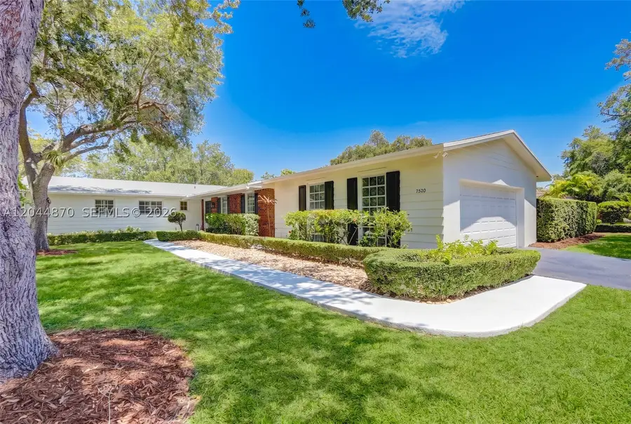 7520 SW 164th St, Palmetto Bay, FL 33157 - #2