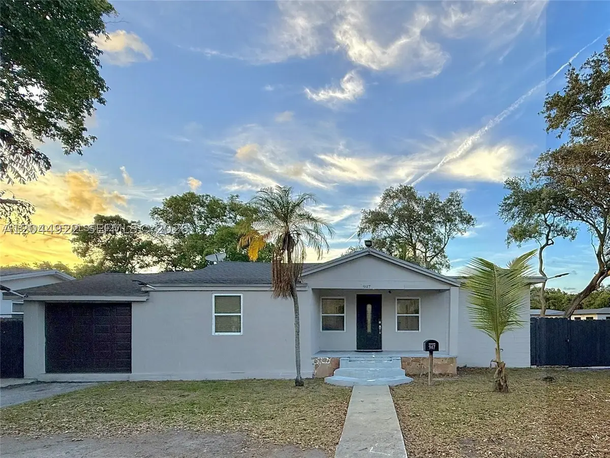 947 NE 149th St, Miami, FL 33161 - #1